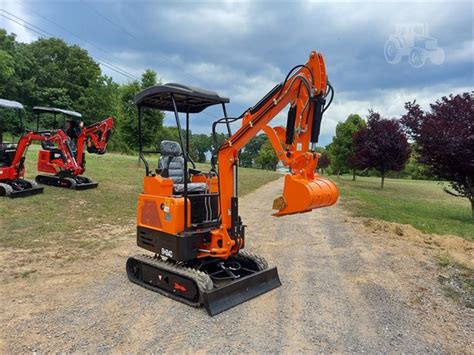 groundhog bh24d mini excavator|Excavators .